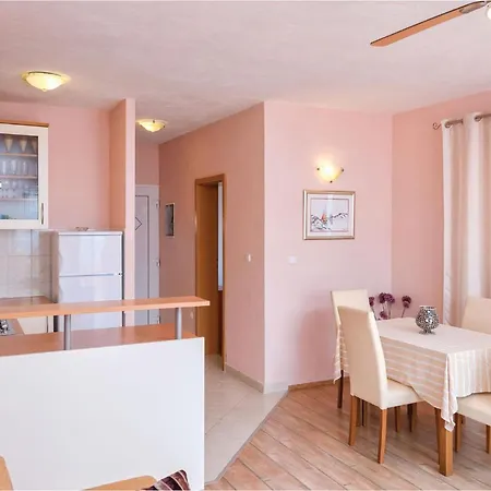 Сasa de vacaciones Stunning In Zastrazisce With House Sea View *